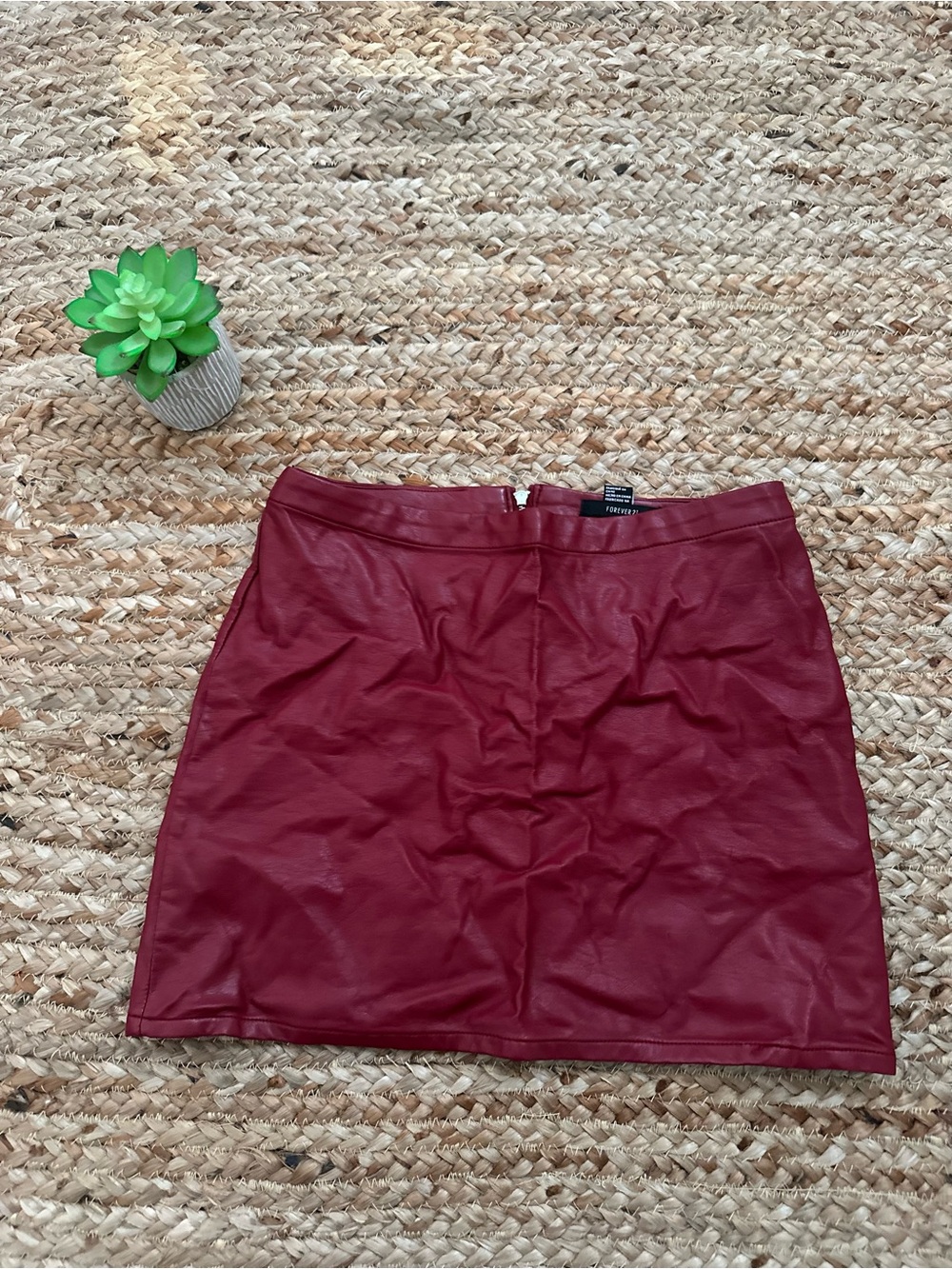 MAROON FAUX LEATHER MINI SKIRT